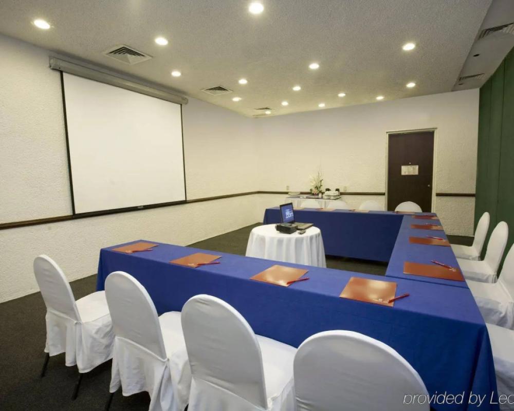 фото Fiesta Inn Aguascalientes