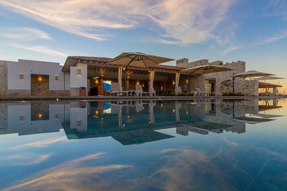 Hotel Vinícola Parvada by Lumina