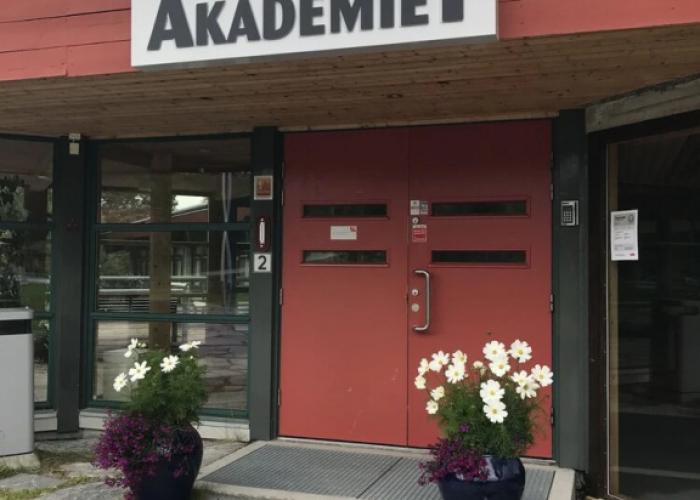 Raulandsakademiet og Vandrerhjem