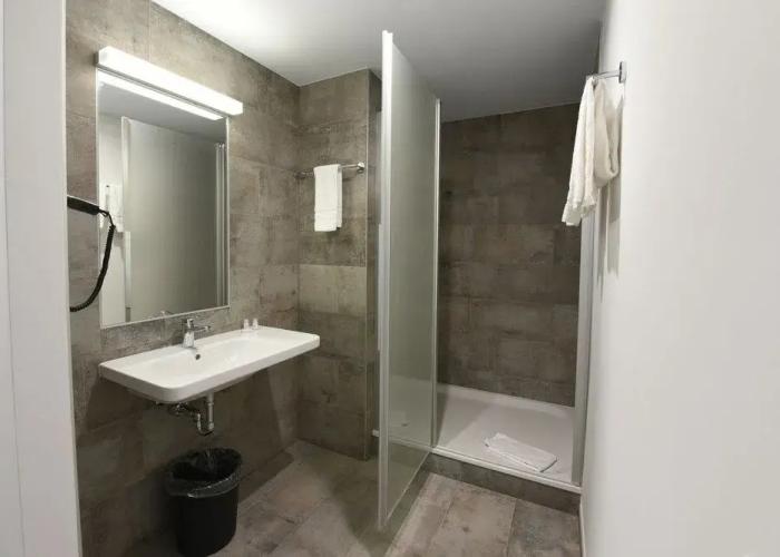 Nyon Hostel