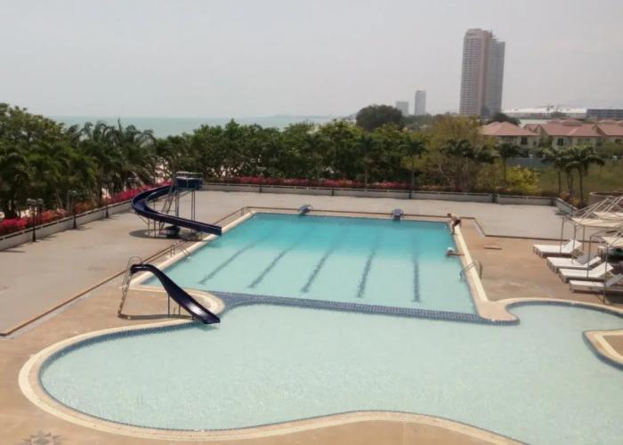 Cha-Am Grand Condotel