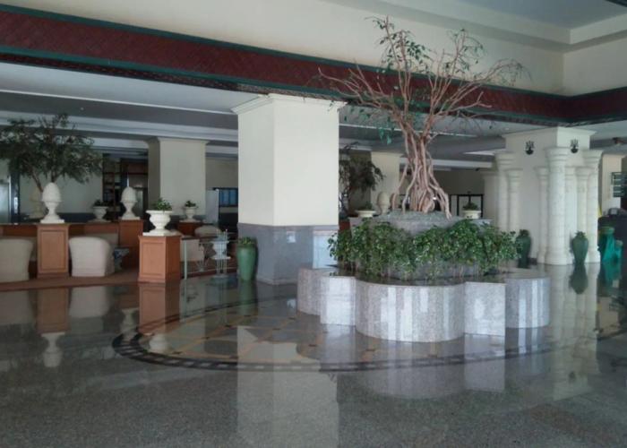Cha-Am Grand Condotel