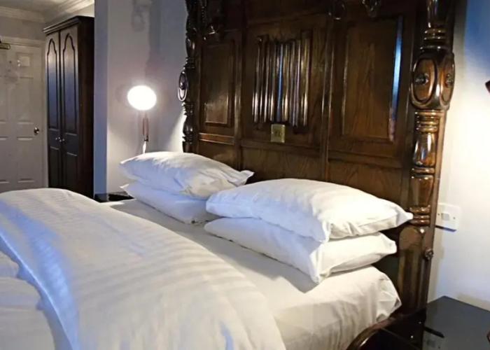 The Lion Hotel