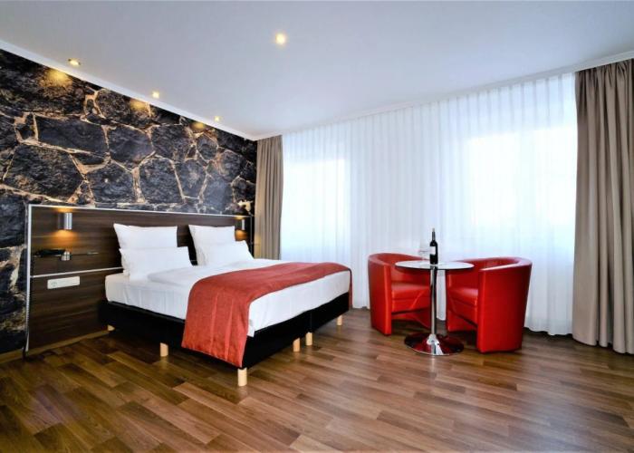 Ascot Hotel
