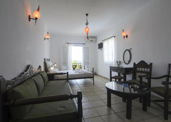 Yperia Hotel