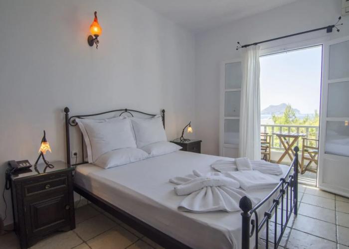 Yperia Hotel