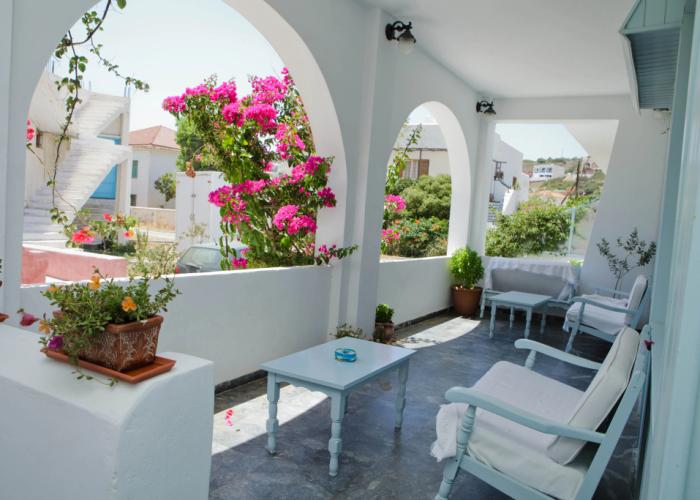 Karanasos Hotel