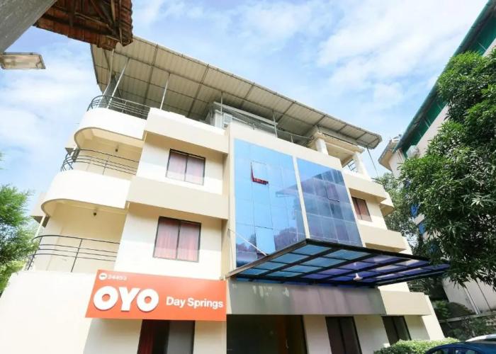 OYO 24453 Day Springs