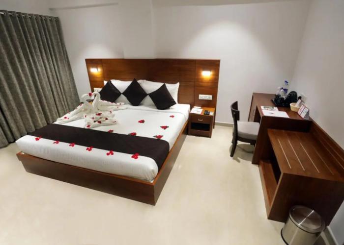 Iswarya Residency