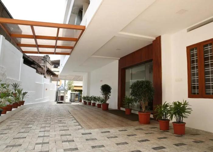Iswarya Residency