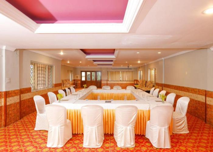 Hotel Vivek Coonoor