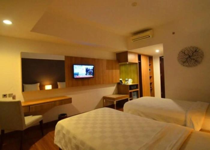 Arch Hotel