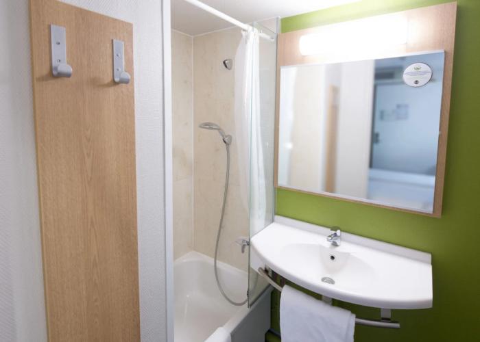 B&B HOTEL Clermont-Ferrand Le Brézet Aéroport