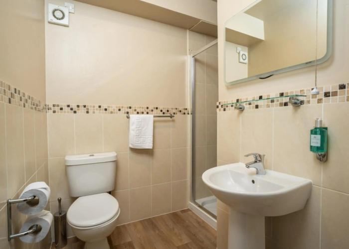 Belmore Court & Motel