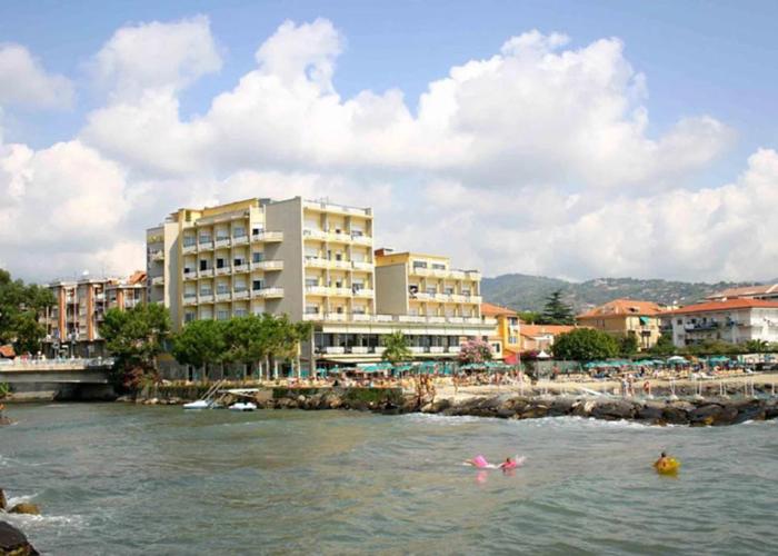 Hotel Bellevue Et Mediterranee