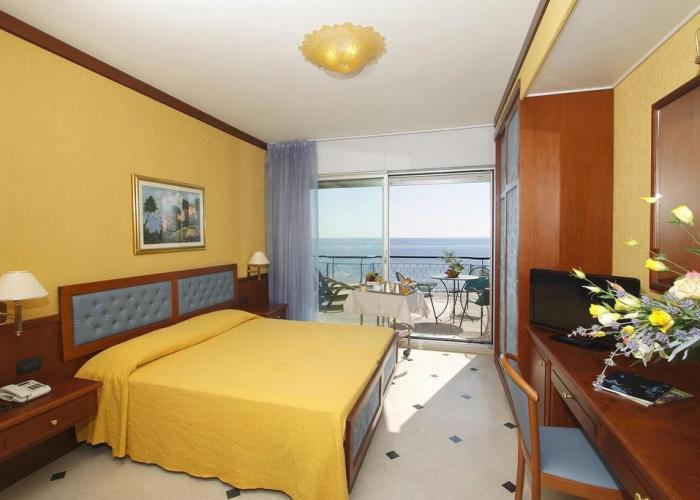 Hotel Bellevue Et Mediterranee