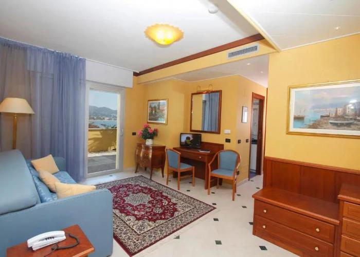 Hotel Bellevue Et Mediterranee