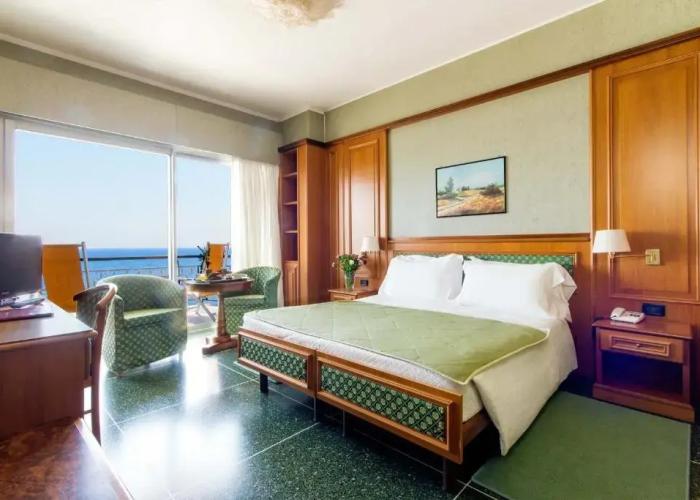 Hotel Bellevue Et Mediterranee