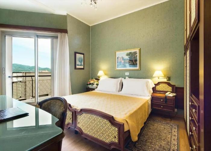 Hotel Bellevue Et Mediterranee