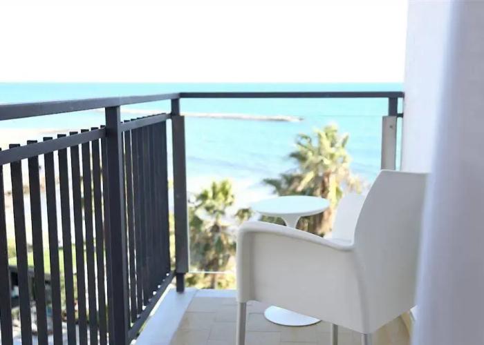 Hotel Caravelle