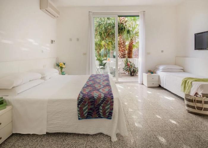 Hotel Caravelle