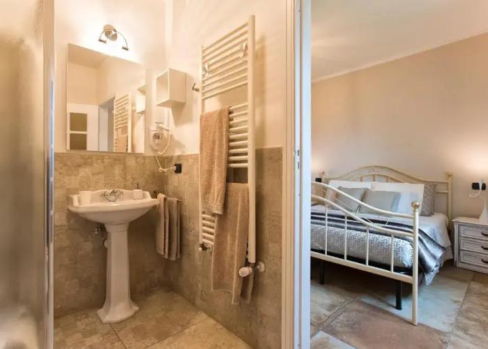 Villa Malvasio Elegant Retreat in Sassari with Private Jacuzzi Room