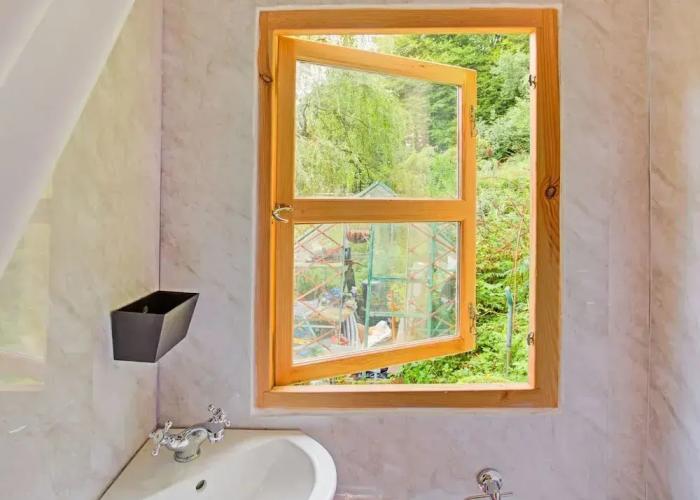 Holiday Home With Hill View & Garden