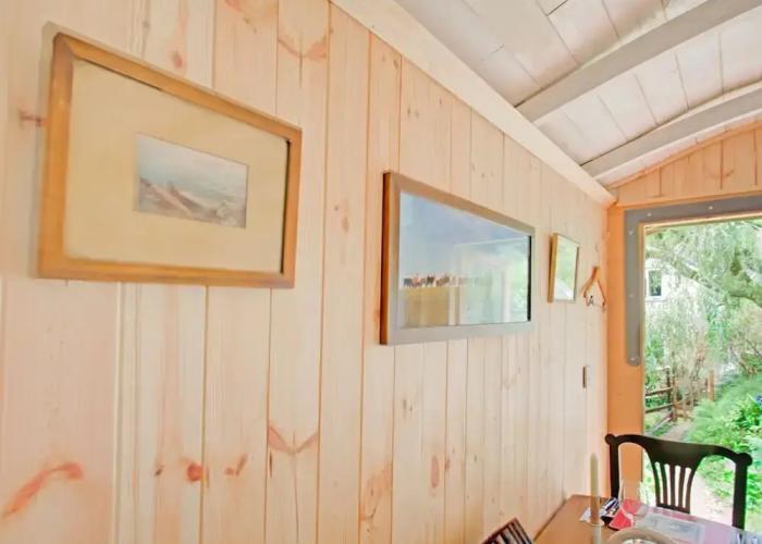 Holiday Home With Hill View & Garden
