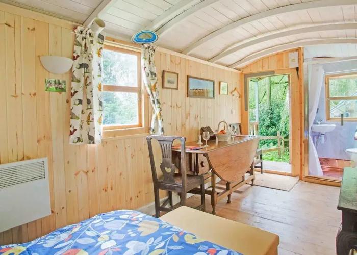 Holiday Home With Hill View & Garden