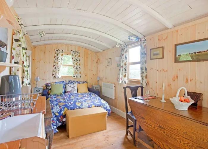 Holiday Home With Hill View & Garden