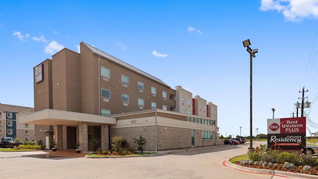 Best Western Plus Lonoke Hotel