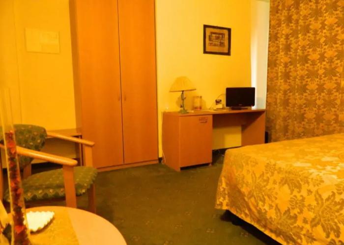 Ascot Lodging