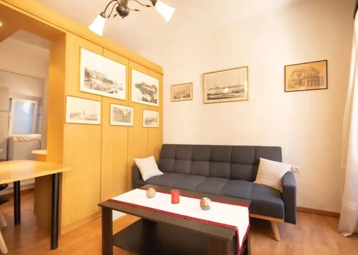 Andrew's Old Town Apartment  by CorfuEscapes