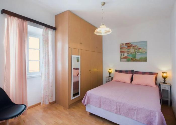 Andrew's Old Town Apartment  by CorfuEscapes