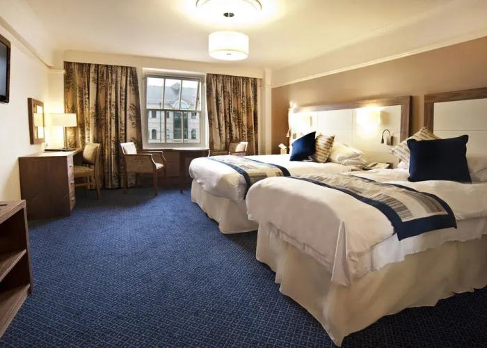 Riverside Hotel