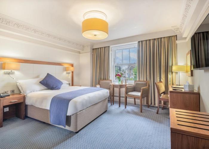 Riverside Hotel