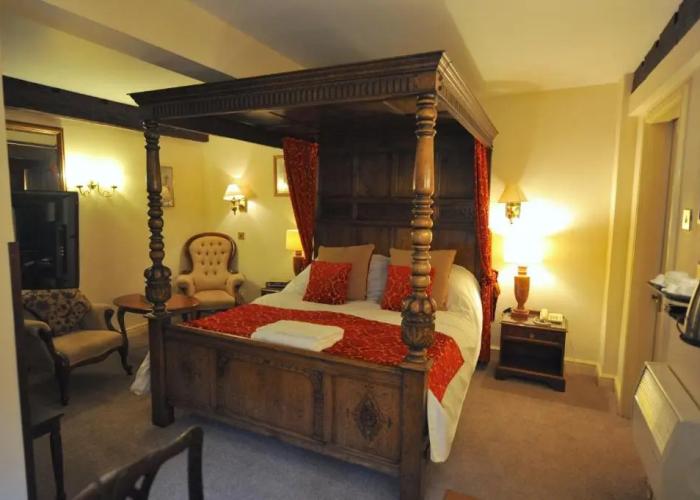 The Greyhound Coaching Inn
