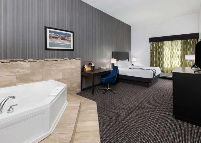 La Quinta Inn & Suites by Wyndham Austin - Cedar Park