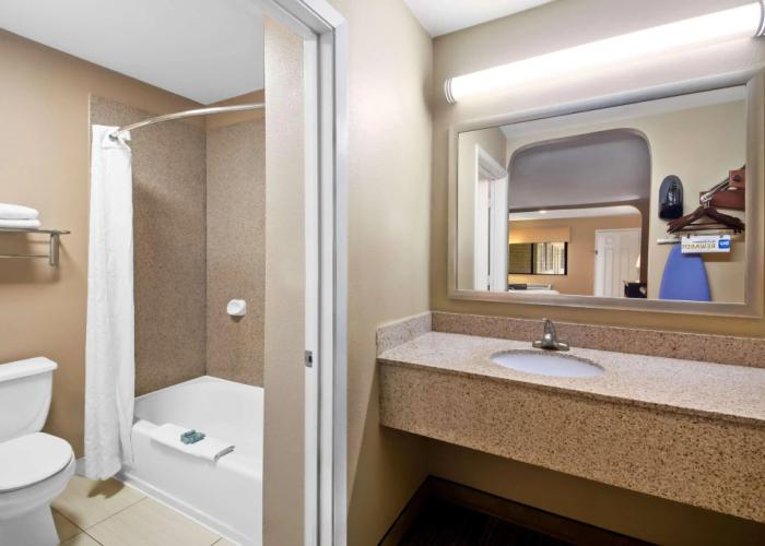 Best Western Cedar Inn