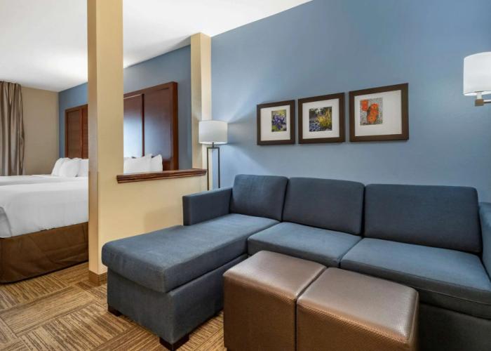 Comfort Suites