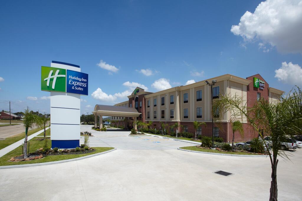 Holiday Inn Express & Suites Deer Park by IHG