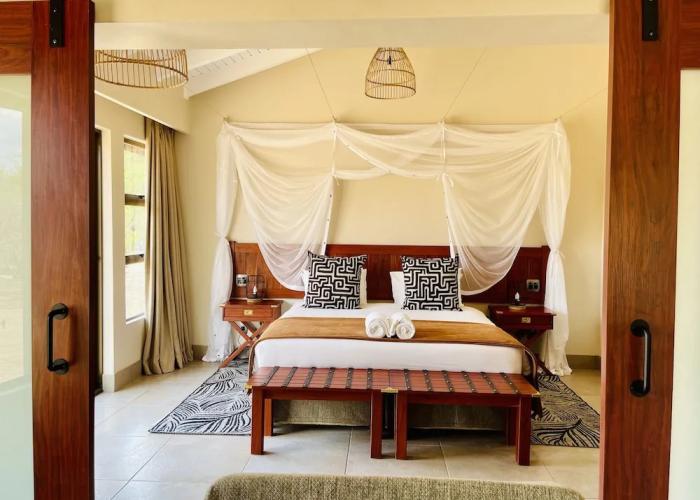 Hwange Safari Lodge