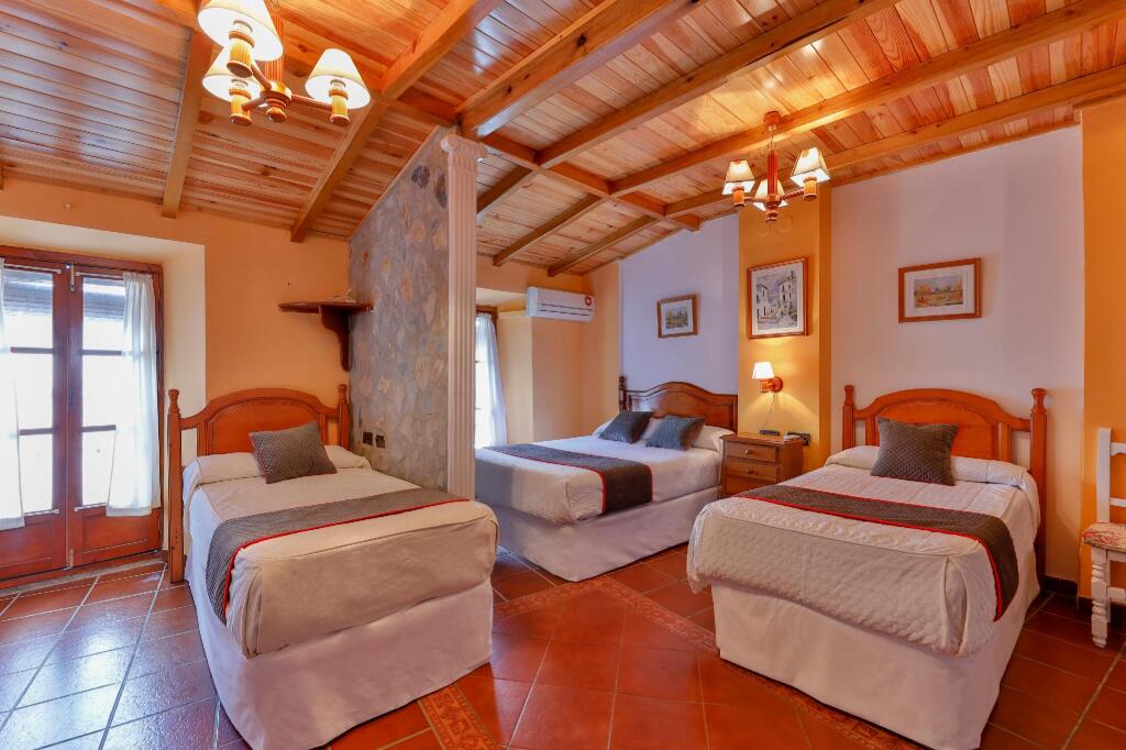 Hotel Las Palmeras by Vivere Stays