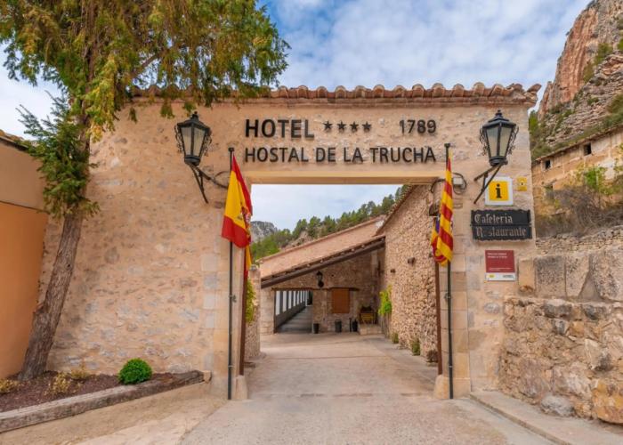 De La Trucha Hotel