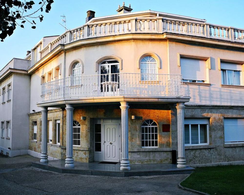 Casablanca Hotel Studios