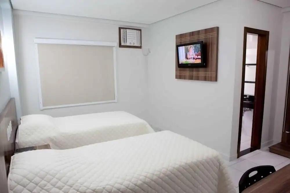 фото Serras Hotel