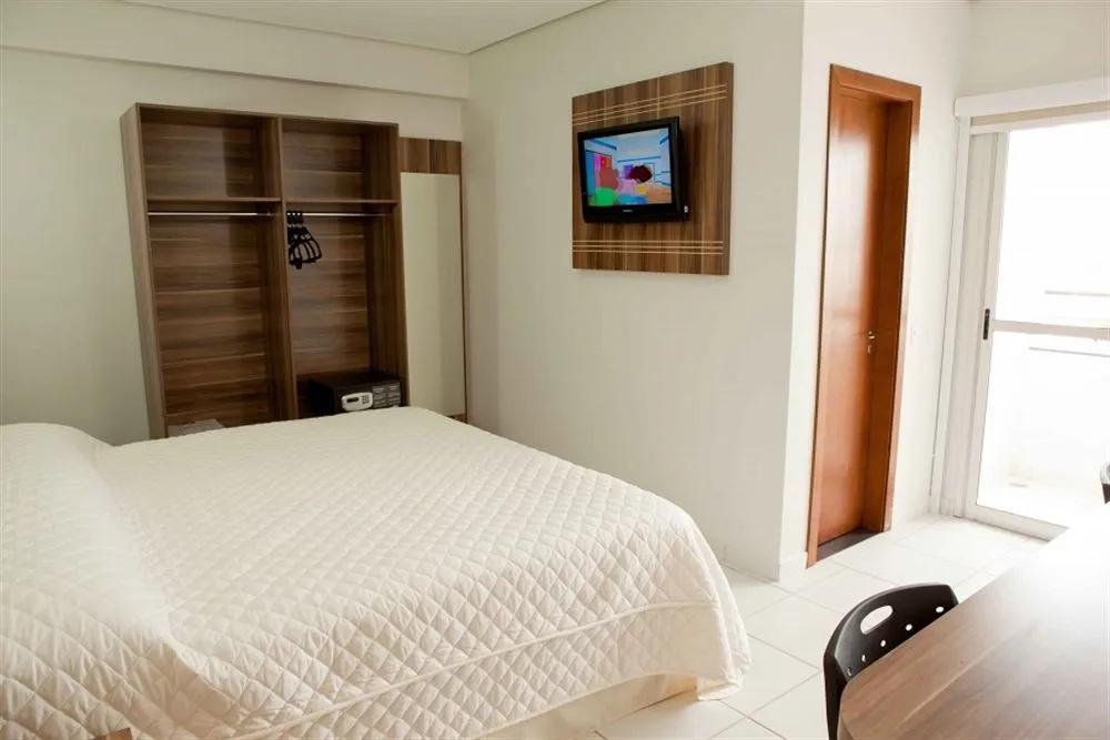 фото Serras Hotel