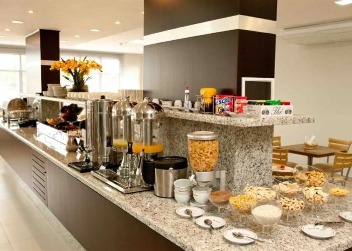 Serras Hotel