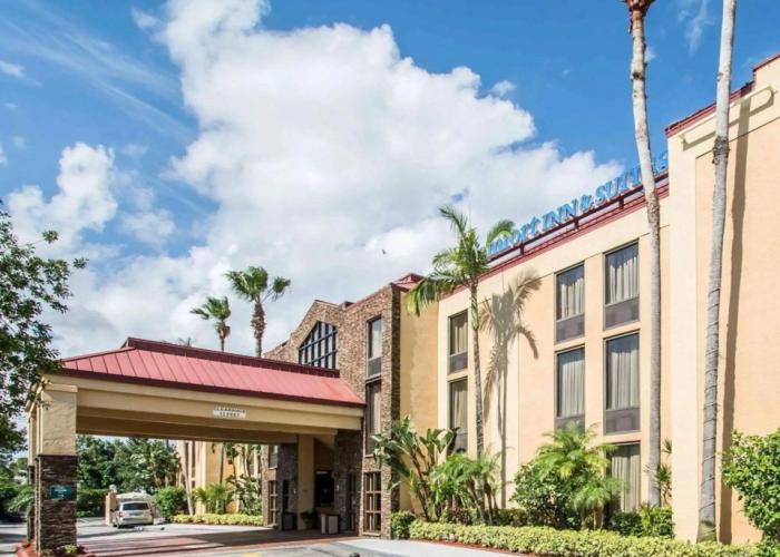 Comfort Inn & Suites Lantana - West Palm Beach South