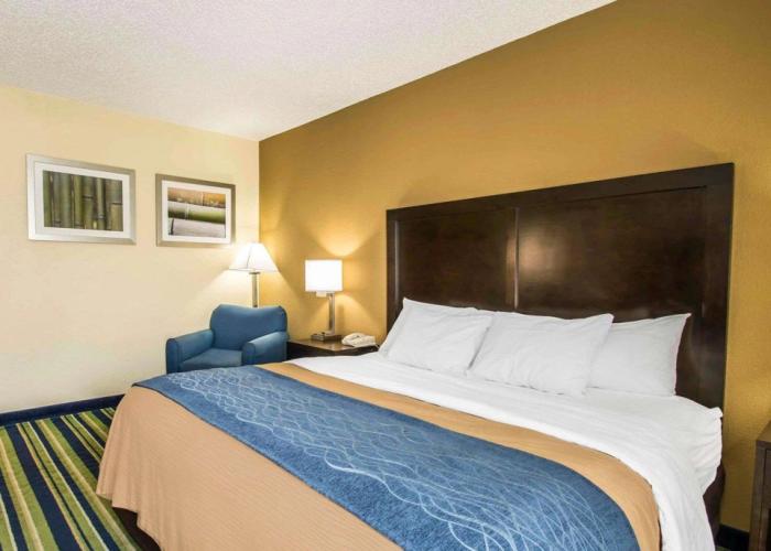 Comfort Inn & Suites Lantana - West Palm Beach South